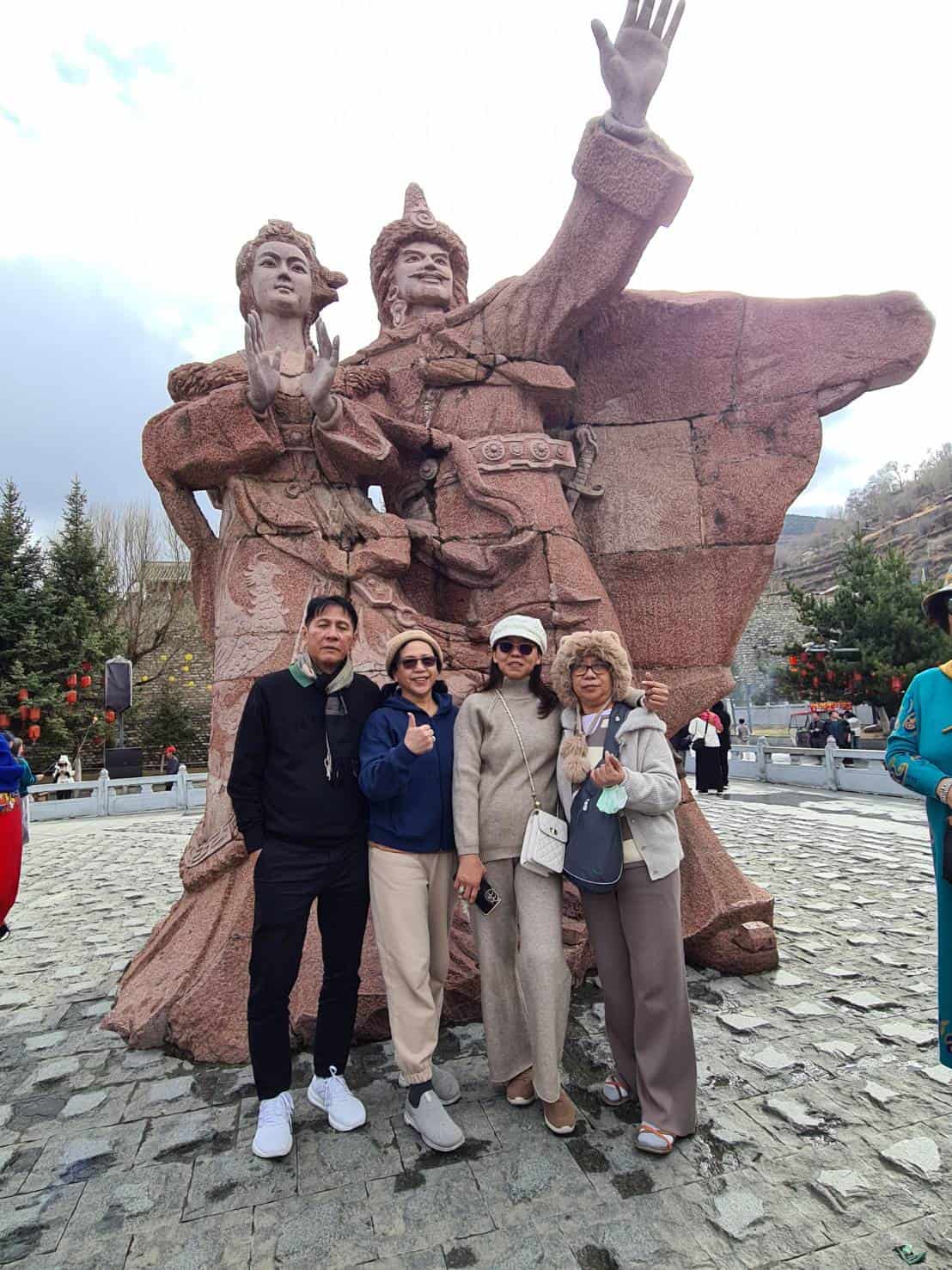 ลูกค้า ลุค ทริป ฮอลิเดย์ ทัวร์จีน เฉิงตู จิ่วจ้ายโกว 19 -24 มี.ค.67
